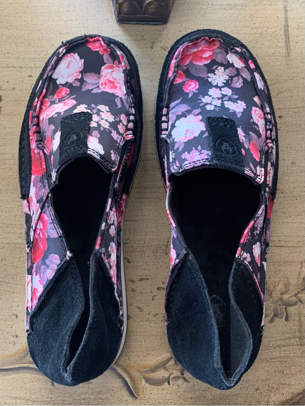 Ariat Slip-On Women's Shoes - Black & Pink Size 6